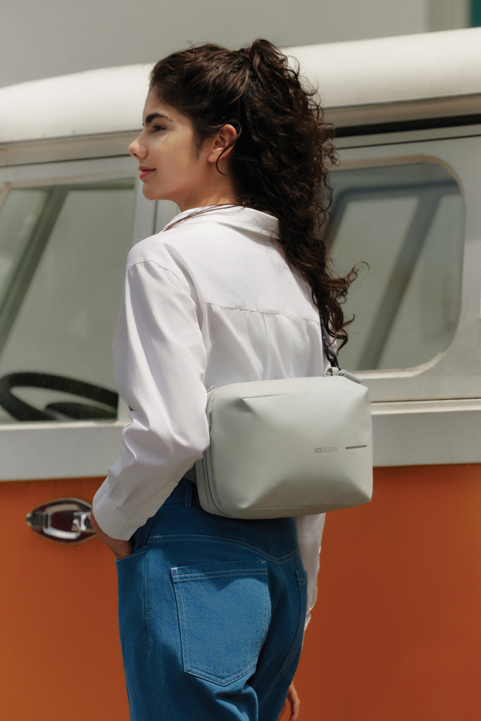 Urban Sling vettähylkivä laajennettava crossbody -laukku-15