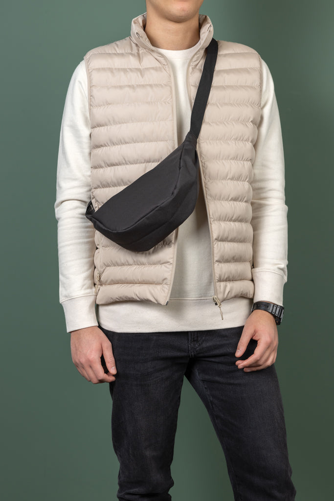 Crescent AWARE™ RPET puolikuun muotoinen crossbody -laukku-7