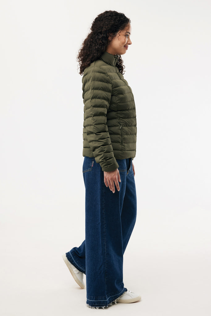 IQONIQ Maiko naisten toppatakki, kierrätyspolyesteriä-37