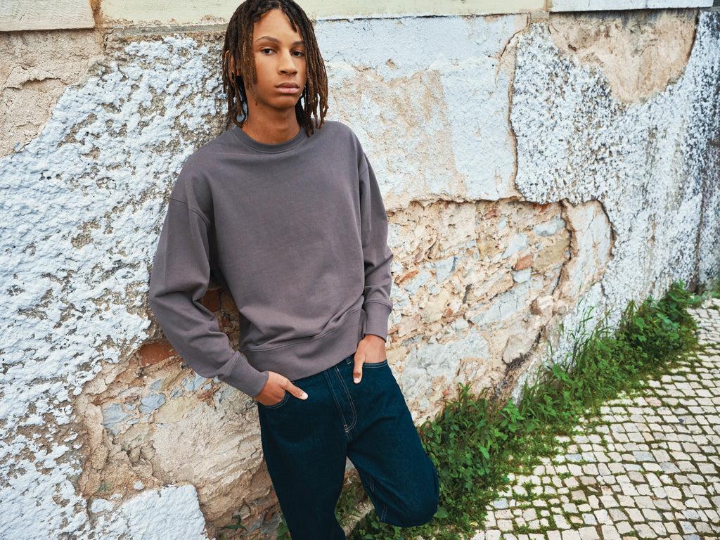 IQONIQ Zion collegepaita kierrätetystä puuvillasta-185