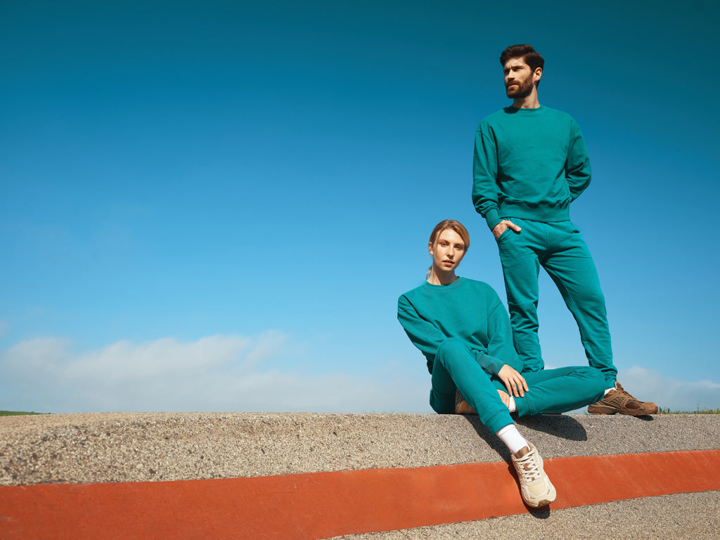 IQONIQ Kruger rento collegepaita kierrätetystä puuvillasta-90