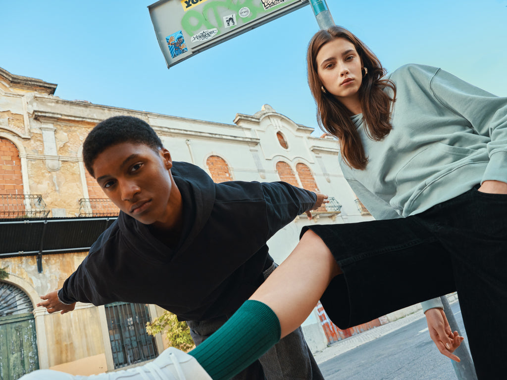 IQONIQ Yoho rento huppari kierrätetystä puuvillasta-9