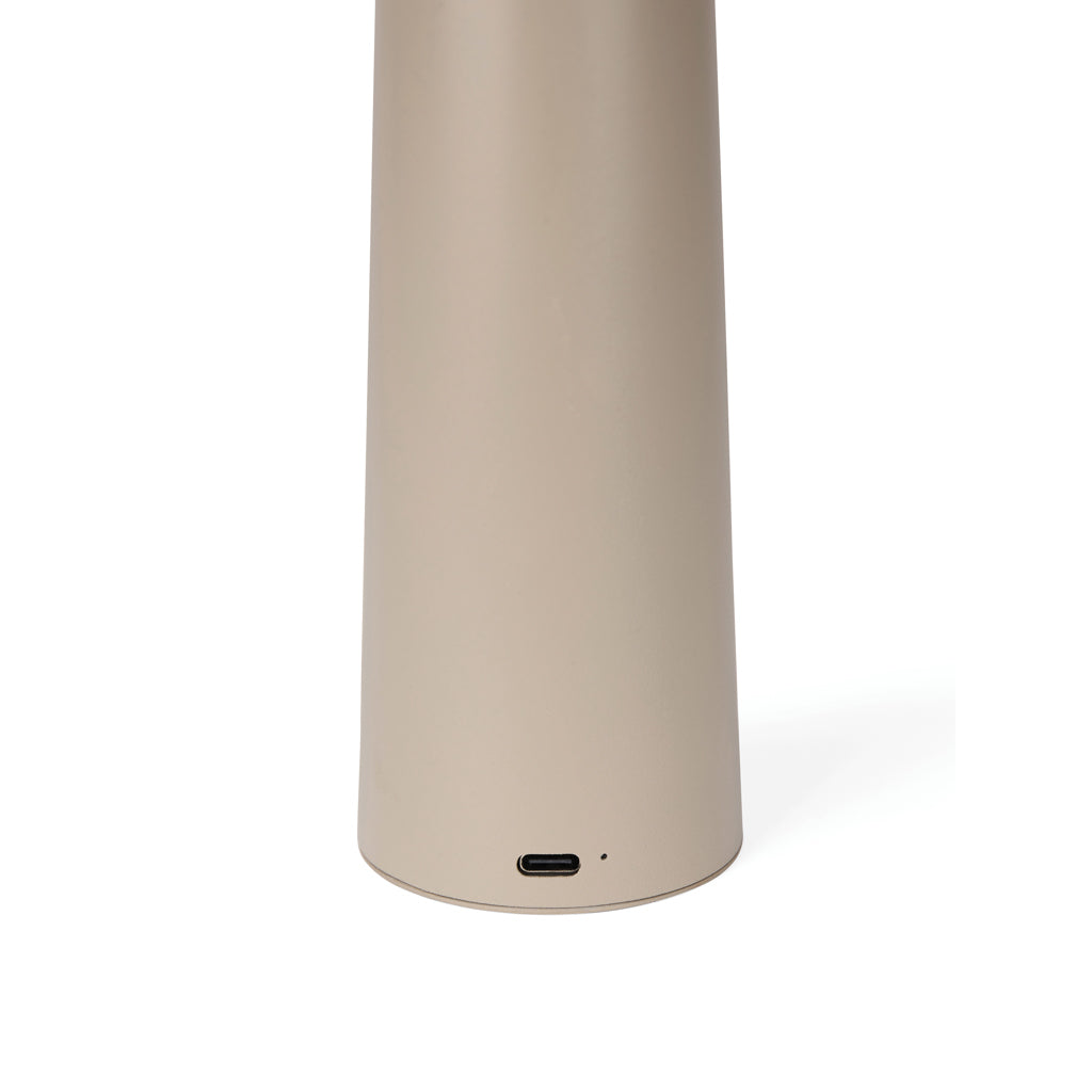 VINGA Avery RCS pöytävalaisin-10