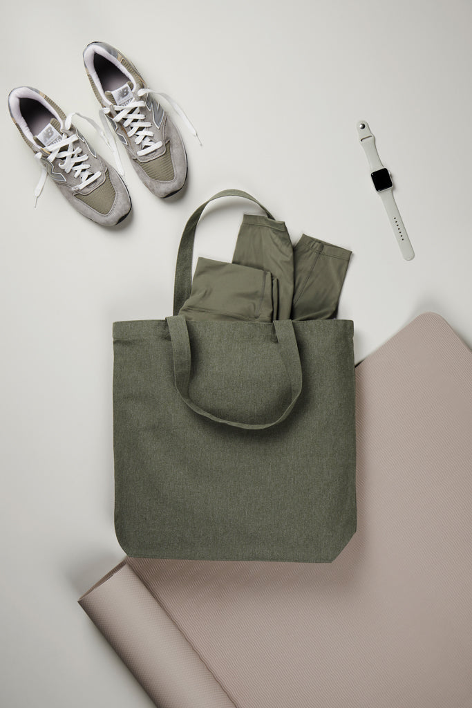 VINGA Hilo AWARE™ tote-laukku kierrätetystä materiaalista-18