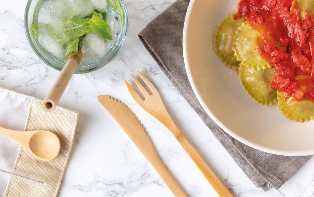 Uudelleenkäytettävä bambuaterinsarja