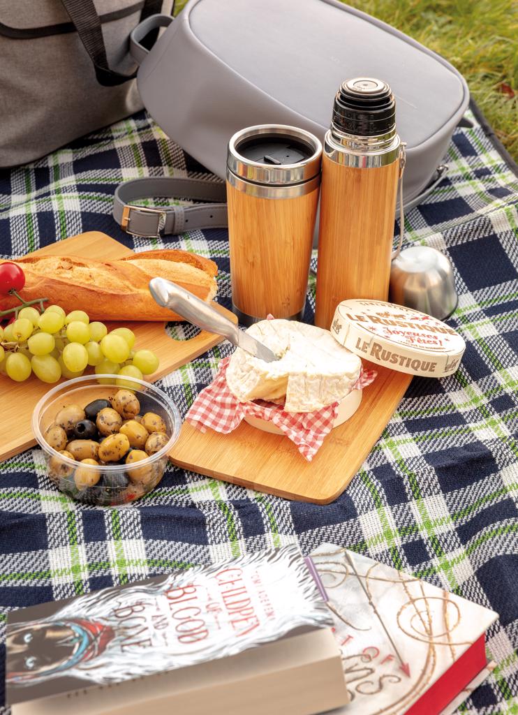 Bambusta valmistettu muki