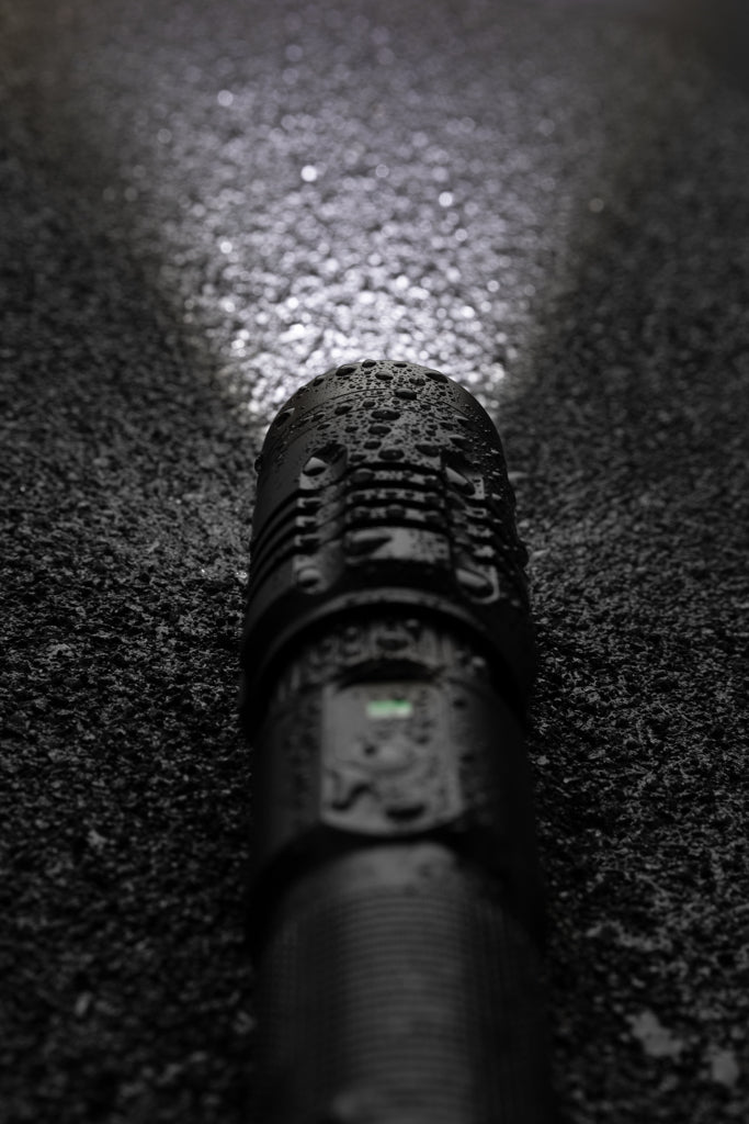Gear X USB uudelleenladattava taskulamppu-9