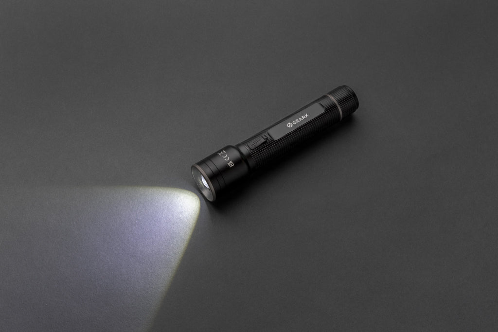 Gear X iso USB-uudelleenladattava taskulamppu-6