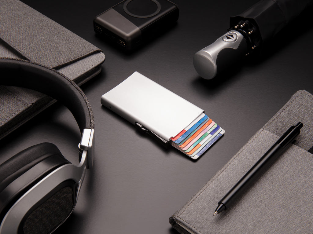 Alumiininen RFID-standardikorttitasku-17